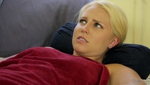 gorąca mamuśka robi ciepłego loda