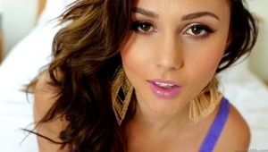 silikonowa porno żonka ze spermą na brzuszku