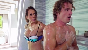 blondzia słodko ssie jak trzeba