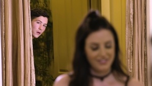 chudy z boską blond lalunią