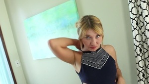 młoda sunia lubi kutasa