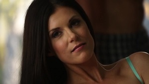 super nastolatka opala się bez ciuszków