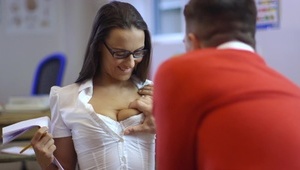 kolesie ruchają ją w obie dziurki