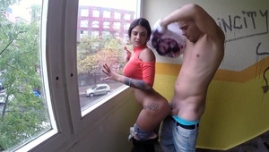 dał jej numerek z murzynem na prezent