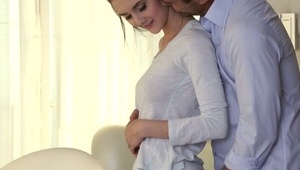 blada z boskim biustem ujeżdża kolesia