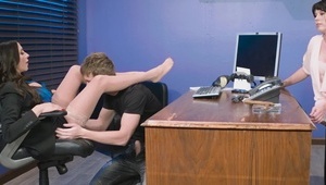 dwie mamuśki dopadły murzyna