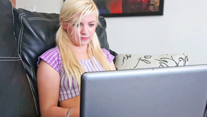 super laska pieści się na fajnej furze