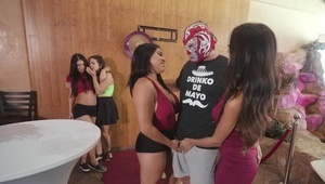 panienka z niezłym ciałkiem