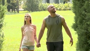 sienna west lubi dostać kutasa w dupcię