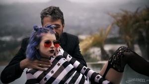 blond kocica z czekoladowym panem