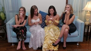 gdy zobaczyła kanapę już wiedziała co jest grane