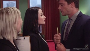 ładnie puka laseczkę w sypialni rodziców