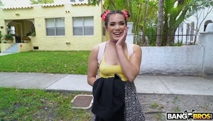 gorąca blondi zabawia się z dobrą koleżanką