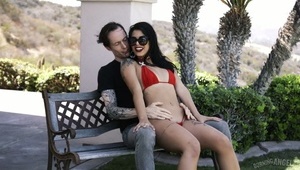 wspaniale sterczące sutki azjatki