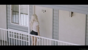 w tej sypialni słychać jęki