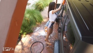 nastki wibrują swe cipki