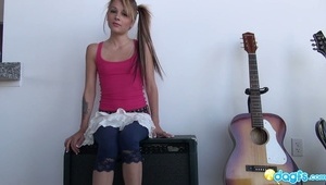 dojrzała blondyna ostro się rucha