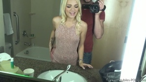 głęboko zapchał jej dupala