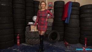 gorąca amatorka daje swoje zwieracze