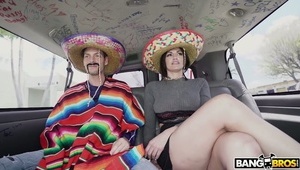 super blondynka liże jego dupsko