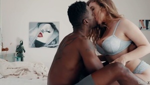 emo laska ma w sobie trzy seks zabawki