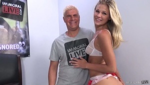 mamcia chce też zaliczyć młodą pałkę