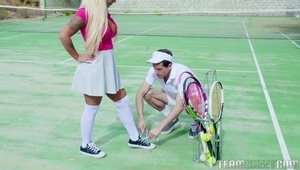 wydymali ciasną analną dziurkę osiemnastolatki