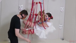 zgrabna laska pokazuje swoje piękne ciałko