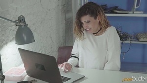 murzyńska nastolatka dała sobie zasadzić w dupę białego chuja