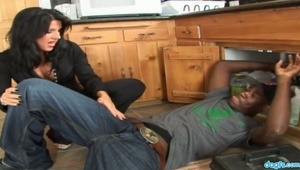 przyjemnie jej na kutasie aż jej suty stoją