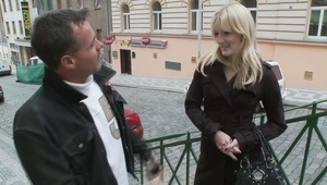 laska w lateksie dobrze ssie jego drąga