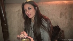 czekoladowy pan ma chrapkę na fajną dupę