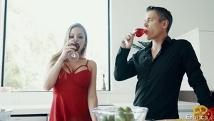 wysmarowała się calutka dla dużo lepszego poślizgu