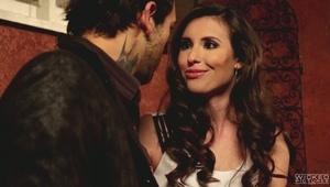 orientalna niunia kocha seks na pieska