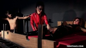 gorąca batwoman podczas sex orgii