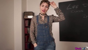 dziadziuś liże jej młodą pipkę