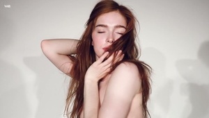 tłusta stara dunka musi sobie sama robić dobrze