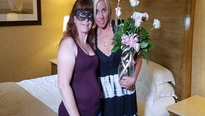 seksik z blond czekoladką na stojaka