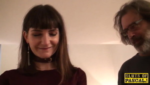 chętnie pakuje wibrusa i paluszki do swojej dupci