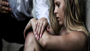 robi minete pulchnej ciemnowłosej pielęgniarce