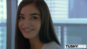 jennifer white ciągnie sporego kutasa