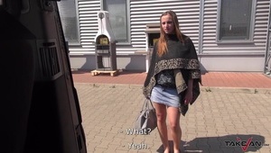 piękna seks kobietka ciągnie wspaniale