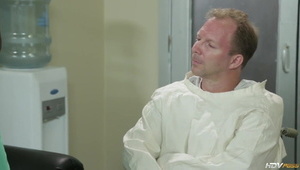 brunetki z dużymi dupeczkami uwielbiają ujeżdżanie fiuta