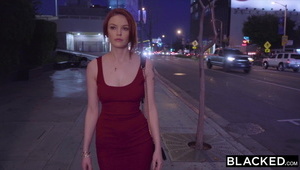 posuwa azjatkę z soczystą dupeczką