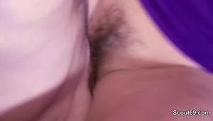 gorące koleżanki pocierają swoje szparki