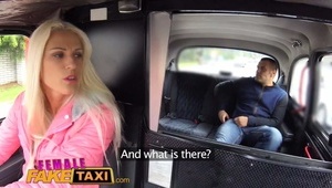 agenci z czarnowłosą babeczką