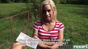 blada i naturalna dzikuska i jej występ solo