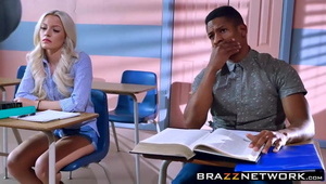 dojrzała kobieta w pończochach chce jeszcze i jeszcze