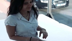 masturbacja puszystej dziuni