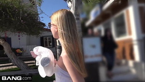 brzydkie cycki blondyny